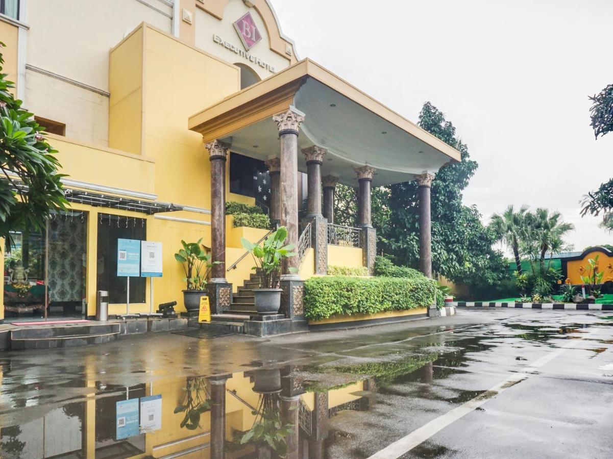 3 Putra Bi Executive Hotel Jakarta Exterior foto