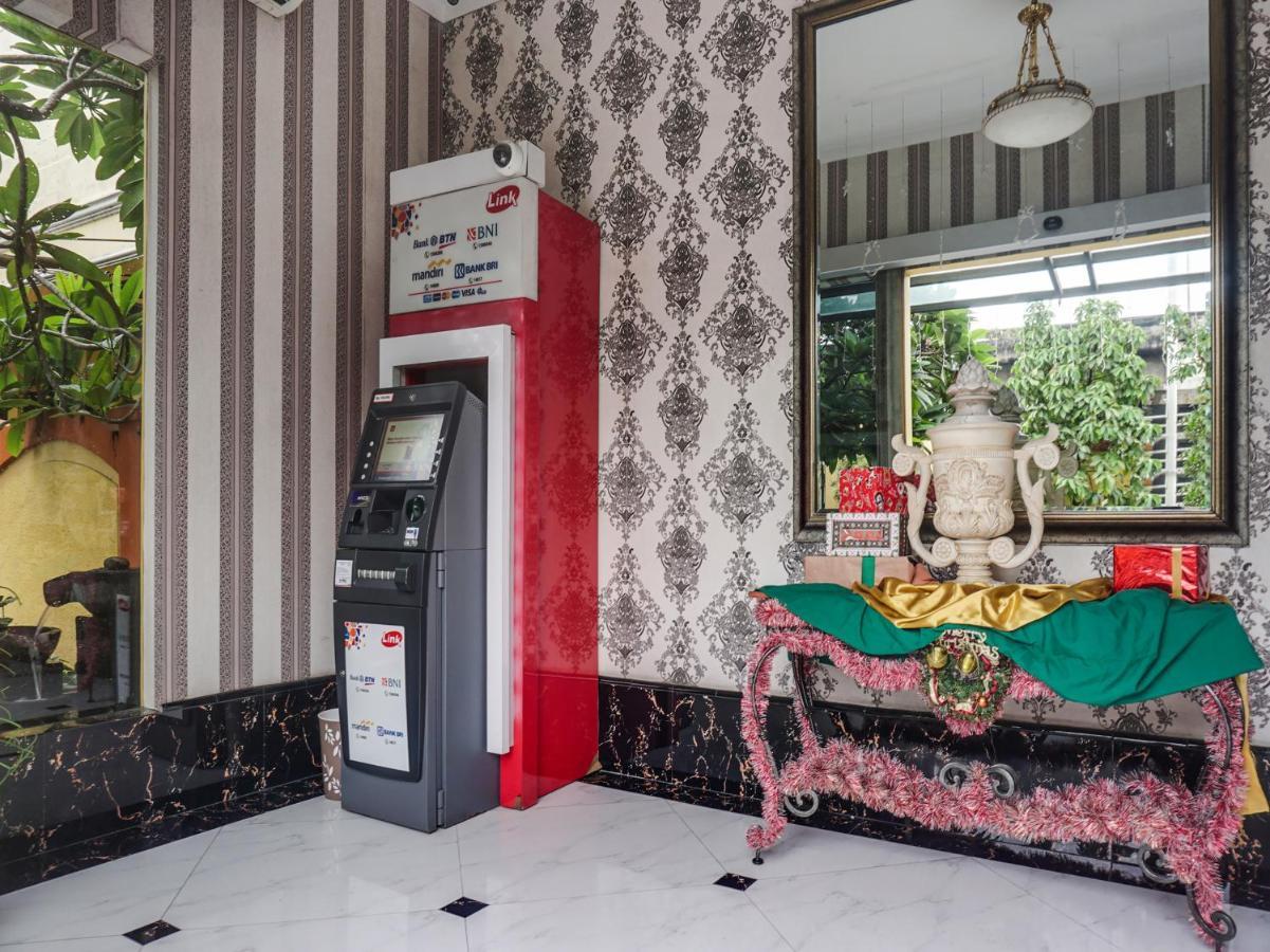 3 Putra Bi Executive Hotel Jakarta Exterior foto