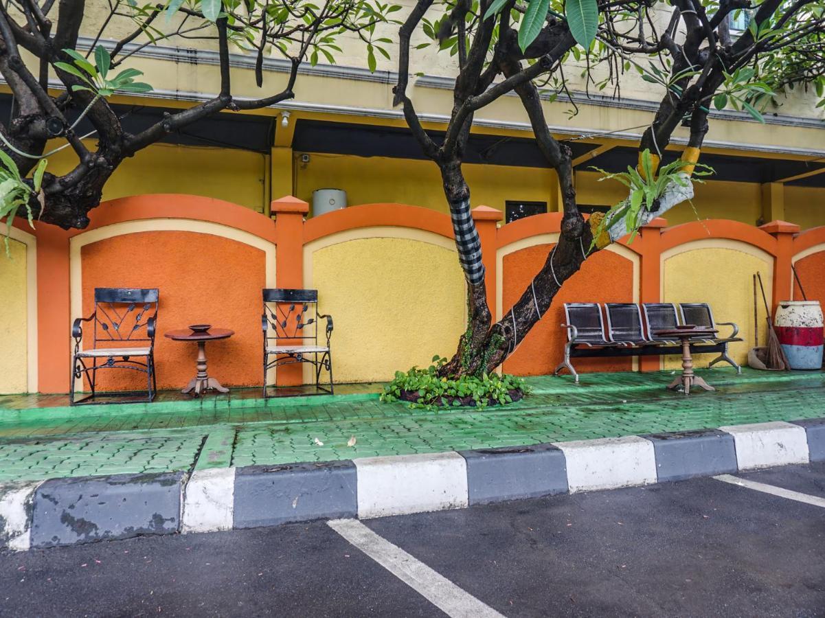 3 Putra Bi Executive Hotel Jakarta Exterior foto