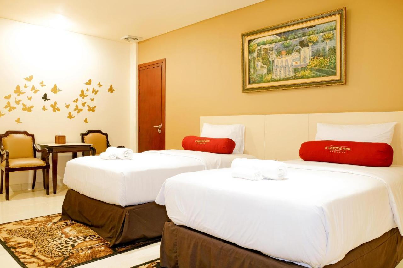 3 Putra Bi Executive Hotel Jakarta Exterior foto